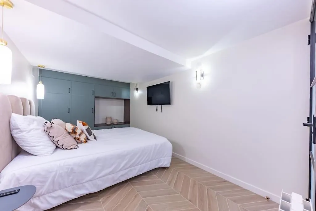 New Spacious 4 Star Family Apartment In Chic 16Th District Paris France