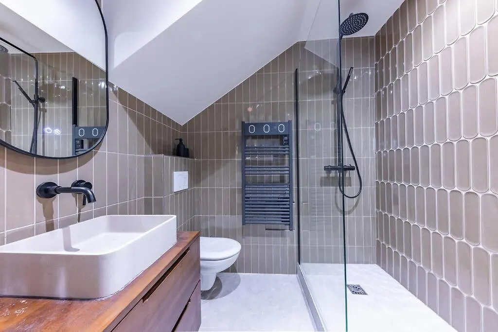 New Spacious 4 Star Family Apartment In Chic 16Th District Paris