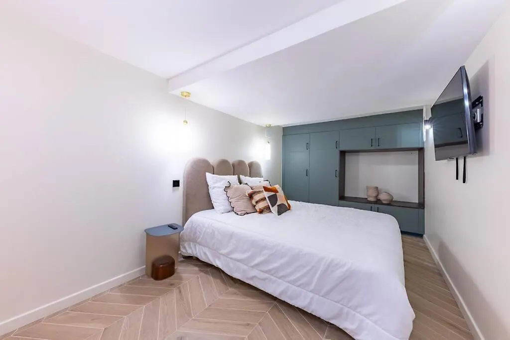 New Spacious 4 Star Family Apartment In Chic 16Th District Paris