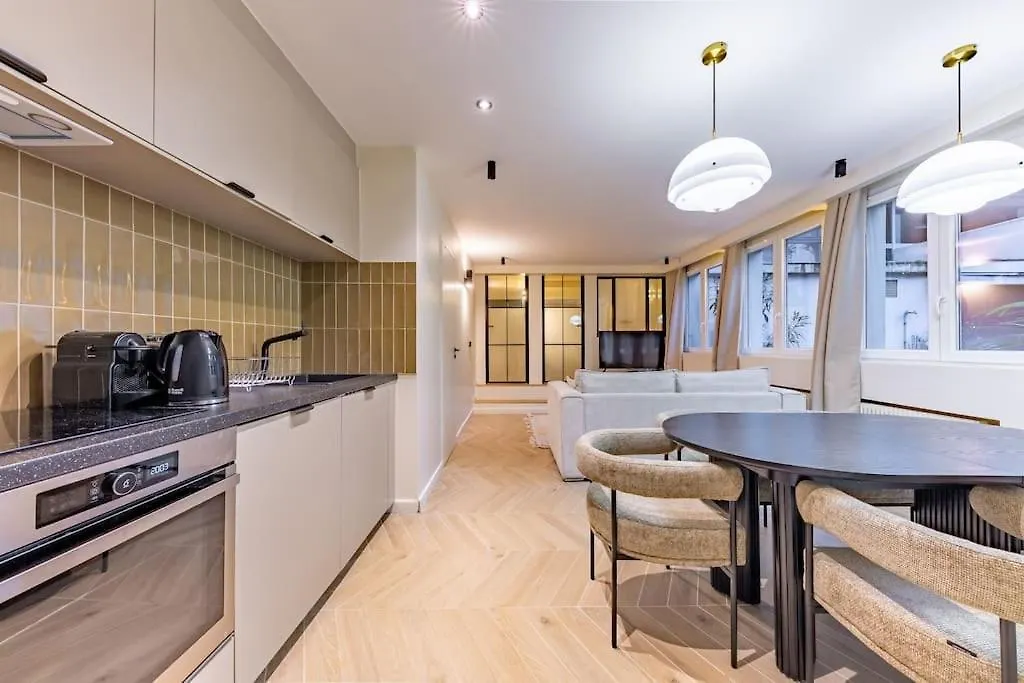 New Spacious 4 Star Family Apartment In Chic 16Th District Paris